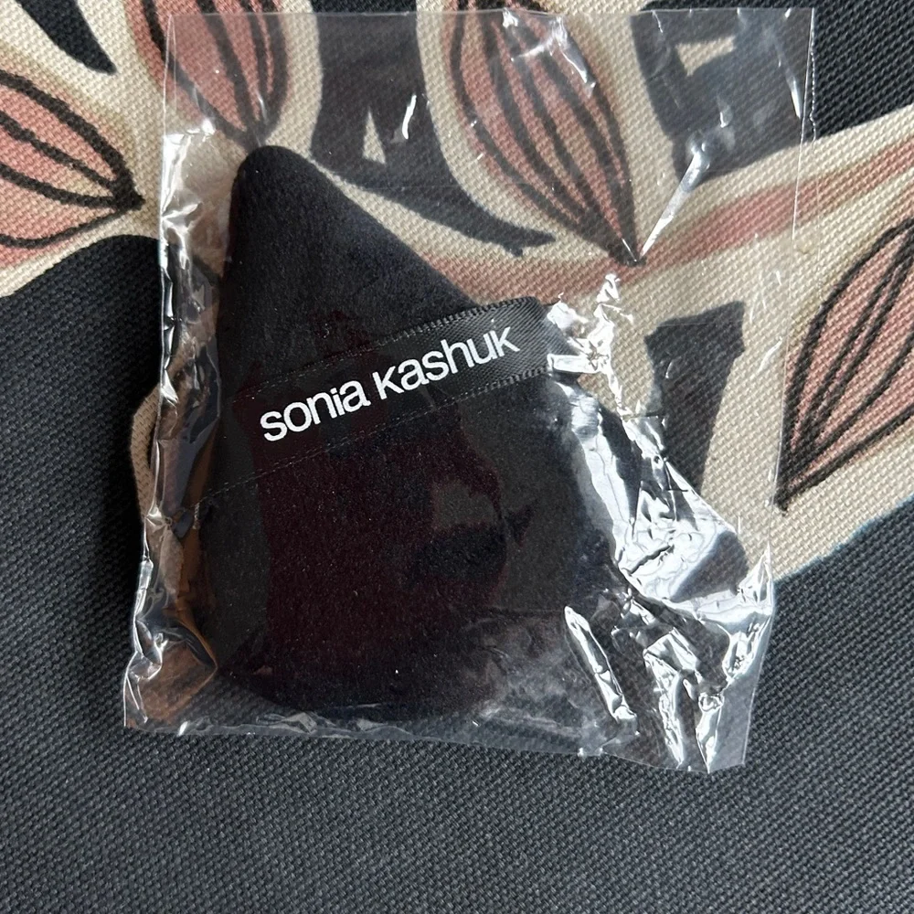 Sonia Kashuk Makeup Blender & Velvet Powder Puff Set New In Box